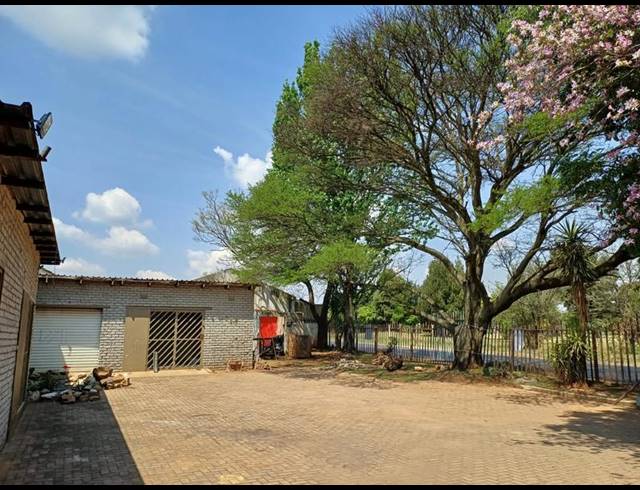 5 BEDROOM HOUSE FOR SALE IN NIMRODPARK